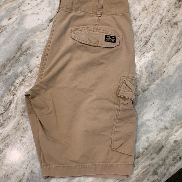 MFG-Co Men's Tan Cargo Shorts, Sz 32, 10"inseam - Picture 4 of 6